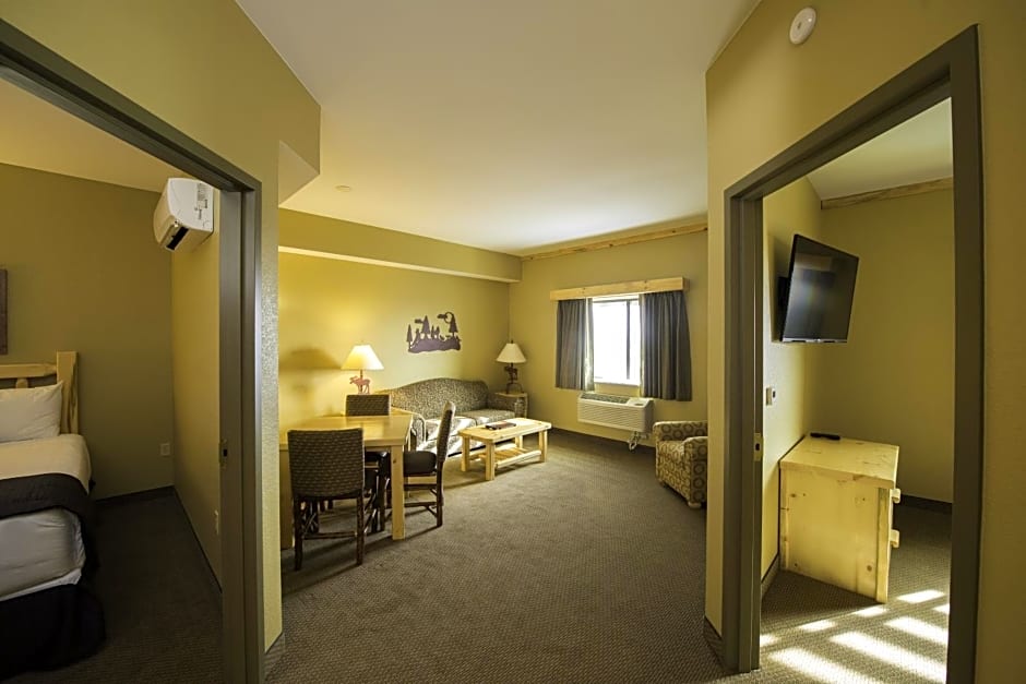 Photo 1 of 4 of Grizzly Bear Suite - Water Park Included