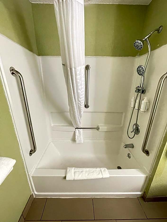 Super 8 by Wyndham Ithaca