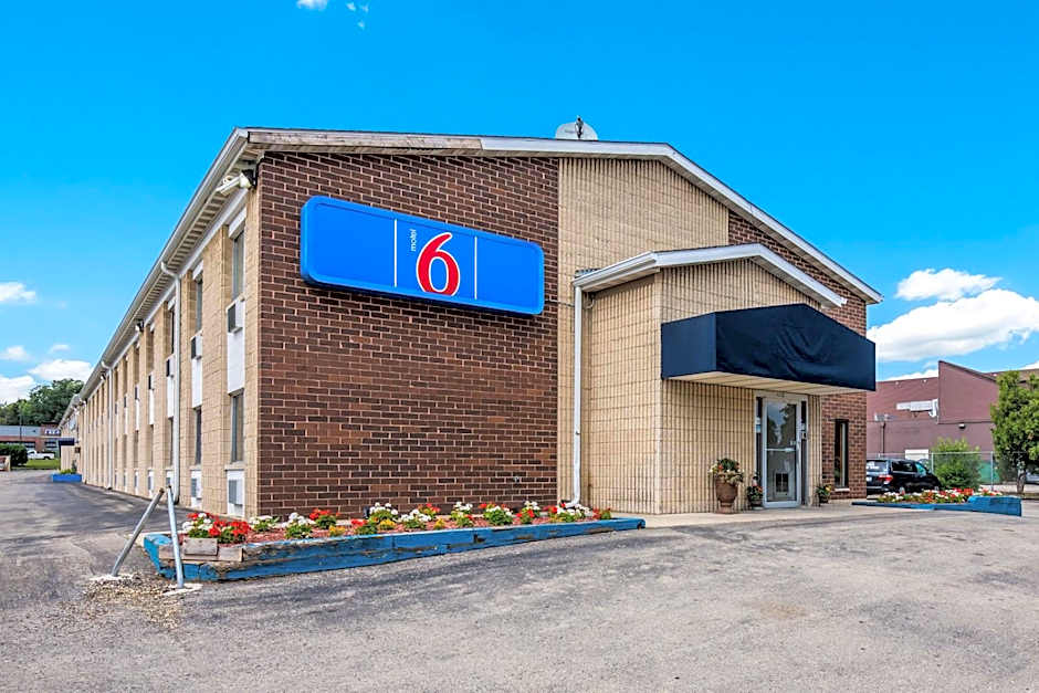 Motel 6-Madison, WI - East