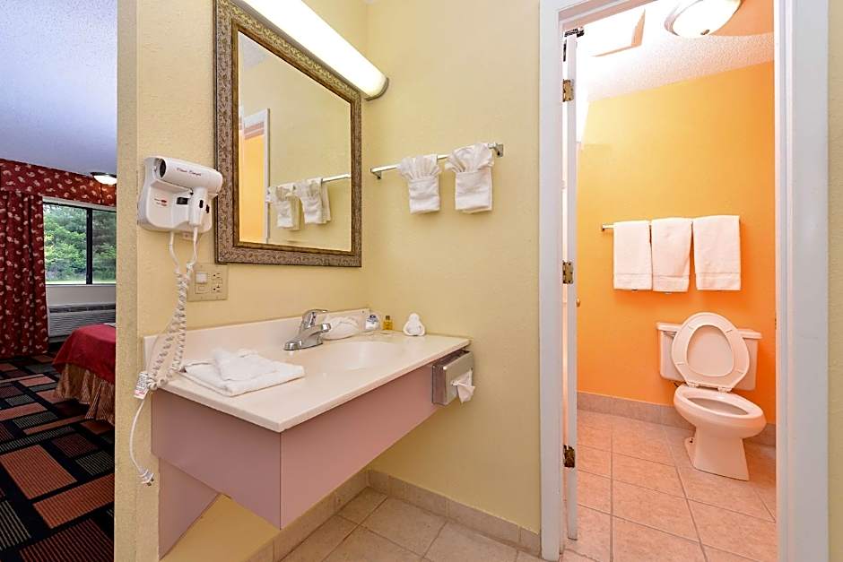 Americas Best Value Inn Canton, NC