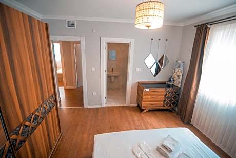 Three-Bedroom Suite with Panoramic View