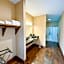 Days Inn by Wyndham Mackinaw City - Lakeview