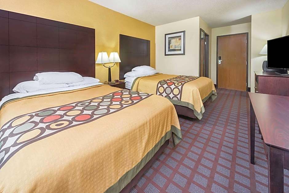Super 8 by Wyndham Bloomington University Area