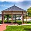 Days Inn and Suites by Wyndham Hammond, IN
