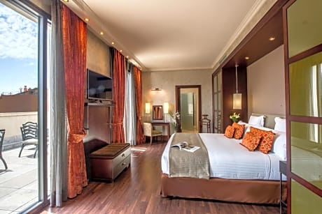 JUNIOR SUITE