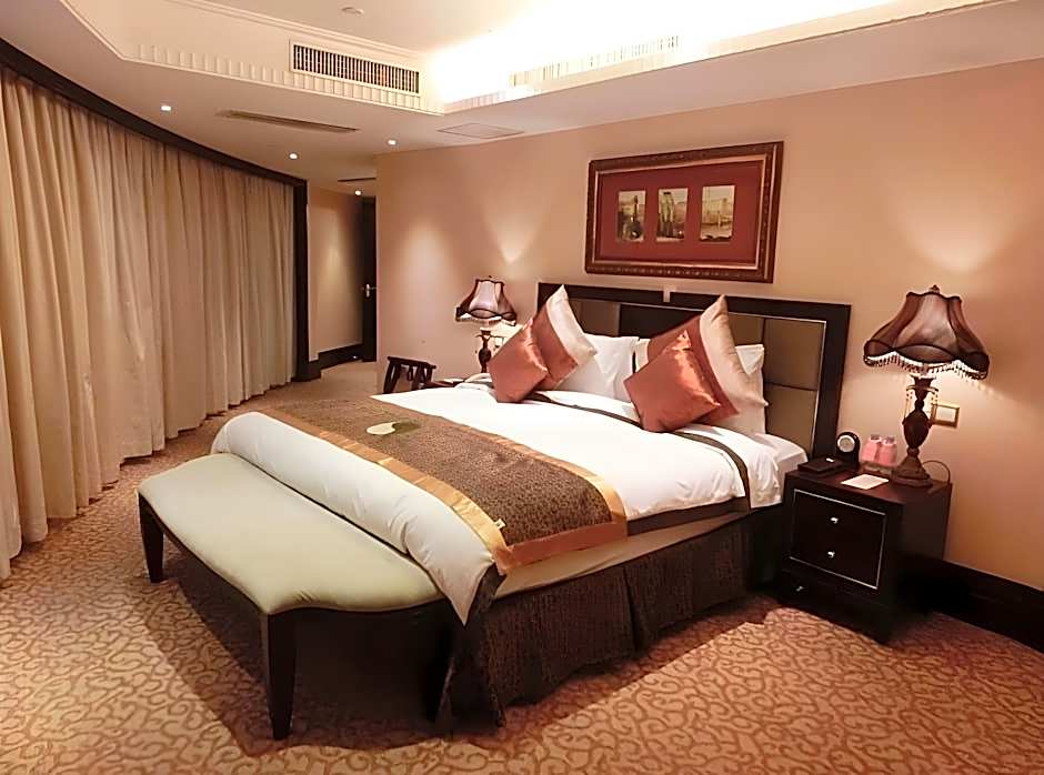 Royal Mediterranean Hotel