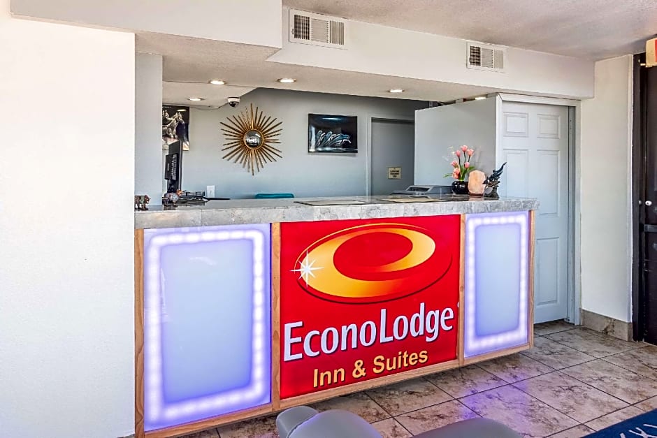 Econo Lodge Inn & Suites Macon
