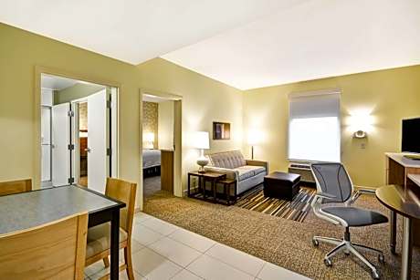 One-Bedroom King Suite - Non-Smoking