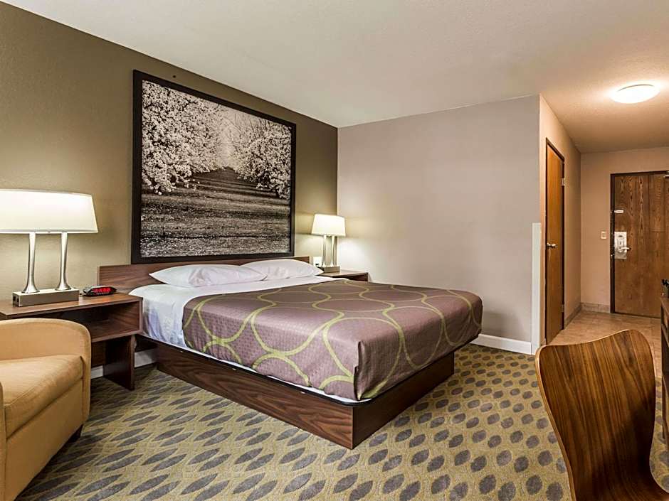 Super 8 by Wyndham Willows