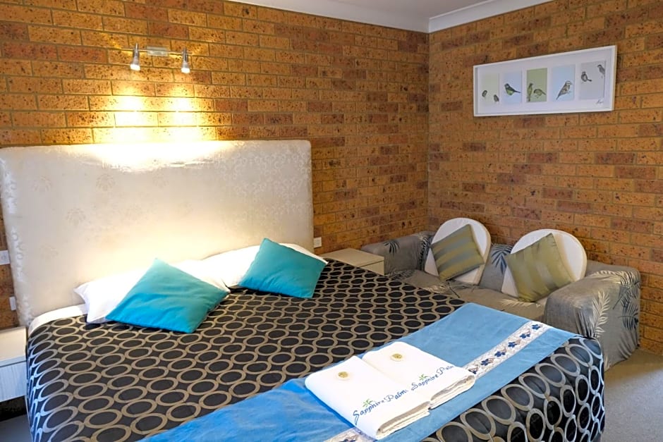 Sapphire Palms Motel