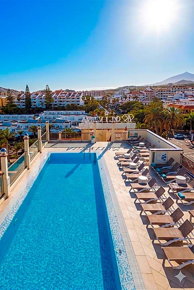 Klayman Olivina Aparthotel
