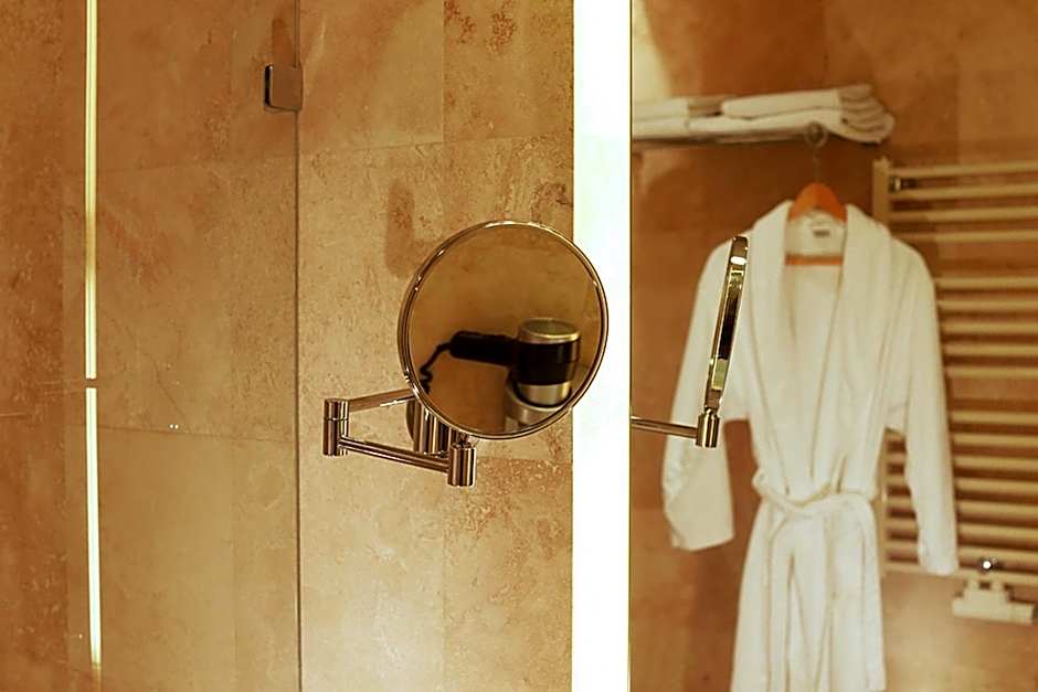 Golden Tulip Ana Dome Hotel