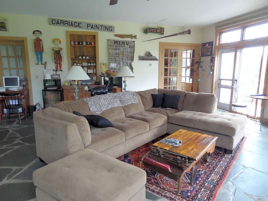 Inn At Buck Hollow Farm