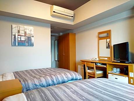 Twin Room - Non-Smoking