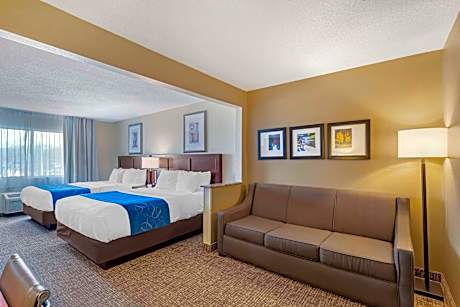 2 Double Beds, Suite, Nonsmoking, Accessible