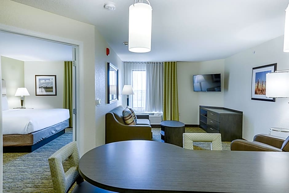 Candlewood Suites LAKEVILLE I-35