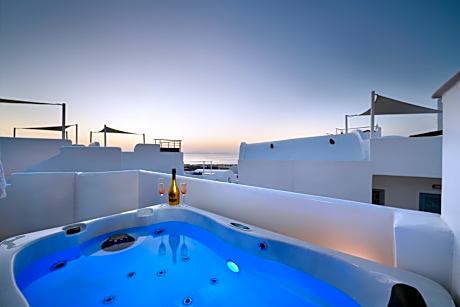 Deluxe Suite with Outdoor Hot Tub