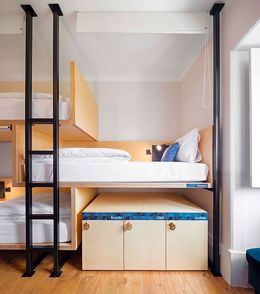 Penedo da Saudade Suites & Hostel