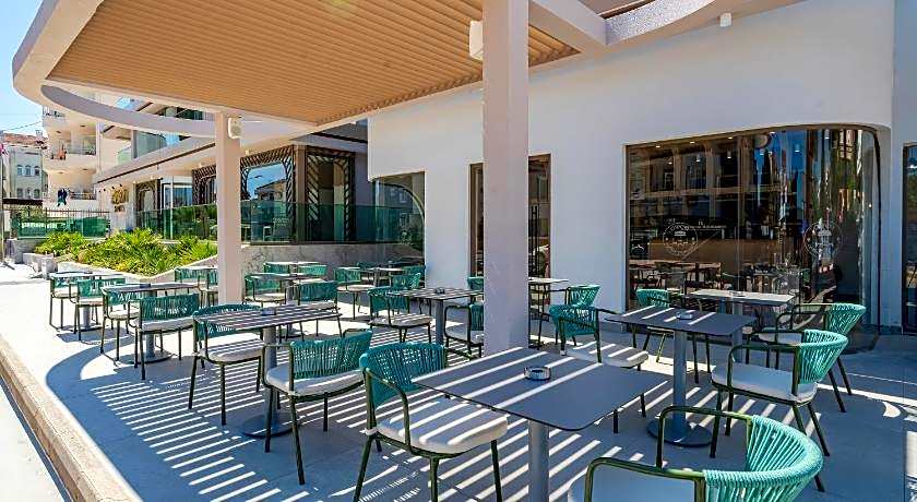 Lara Eyfel Hotel