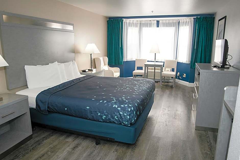 Photo 1 of 49 of Anchor Beach Inn