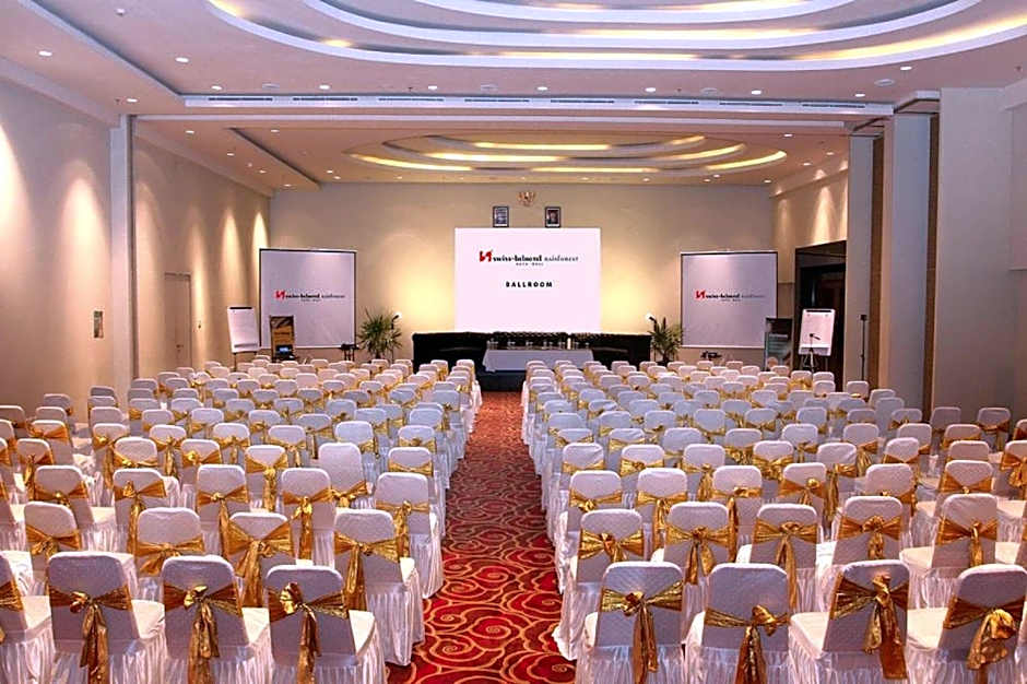 Swiss-Belhotel Rainforest