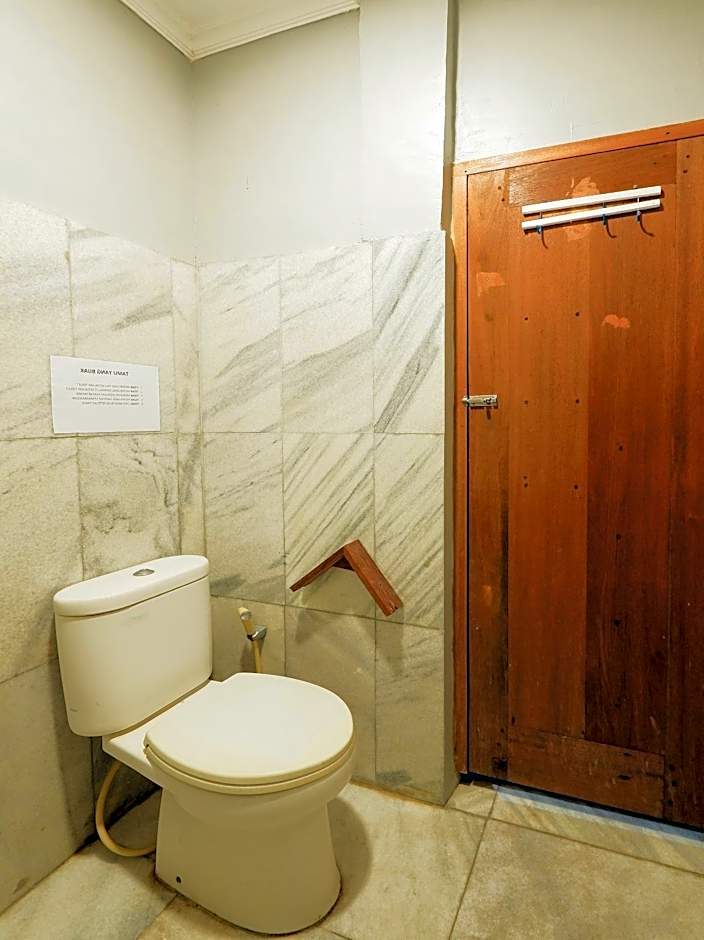 OYO 4016 Tan Jokteng Guest House