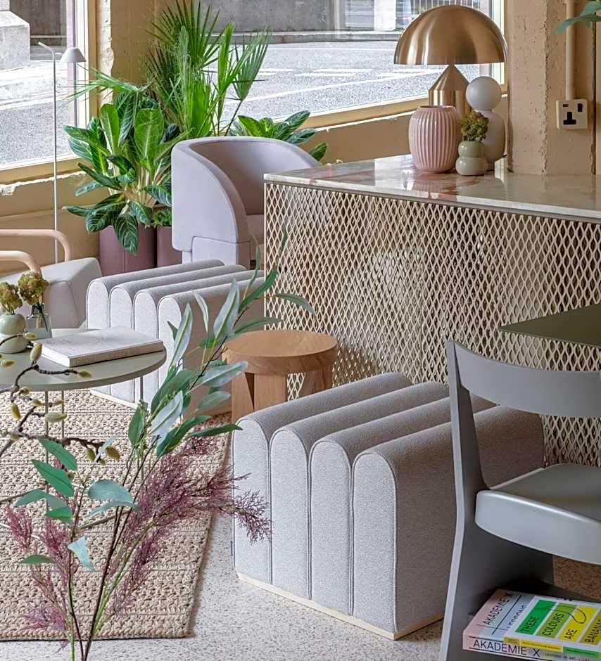 Locke at Broken Wharf