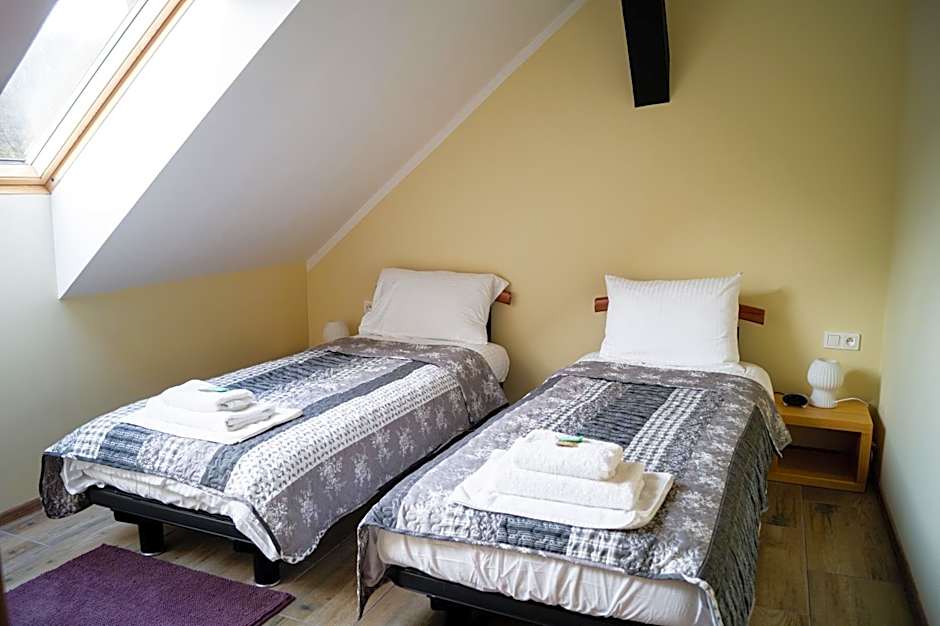 Pałac Bogaczów - noclegi - restauracja - przyjęcia