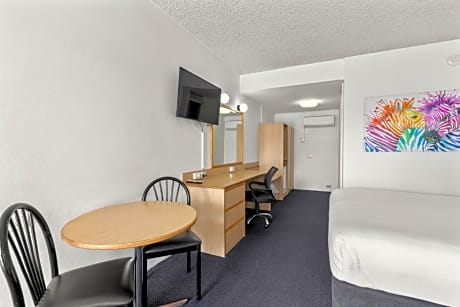 Executive Queen Room - Not Pet Friendly