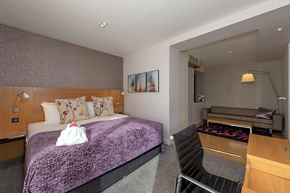 Apex Temple Court Hotel