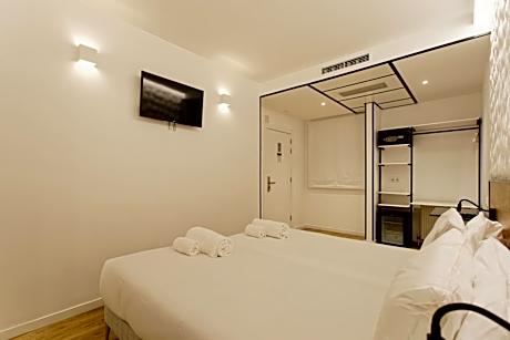 Interior Economy Twin Room