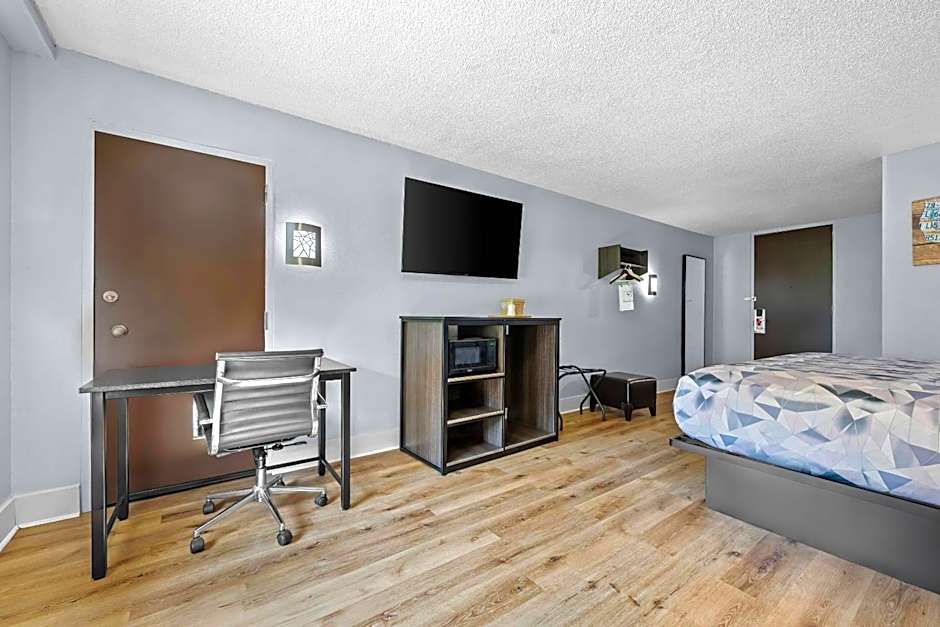 Econo Lodge Montgomery South I-65