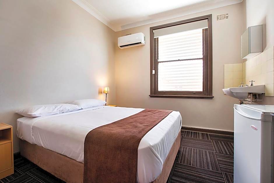 Toongabbie Hotel