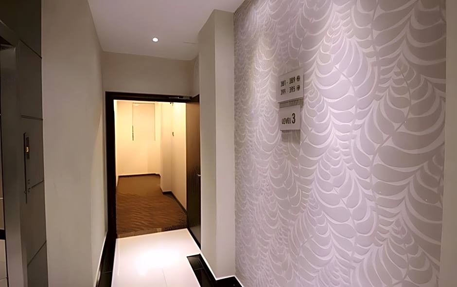 The V Hotel