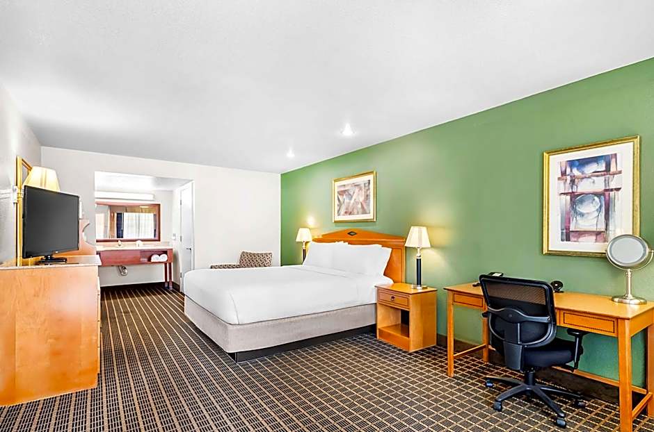 SureStayPlus Hotel by Best Western San Jose Central City