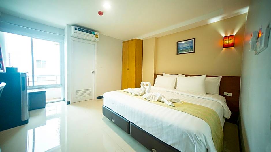 The Willing Hotel and Residence