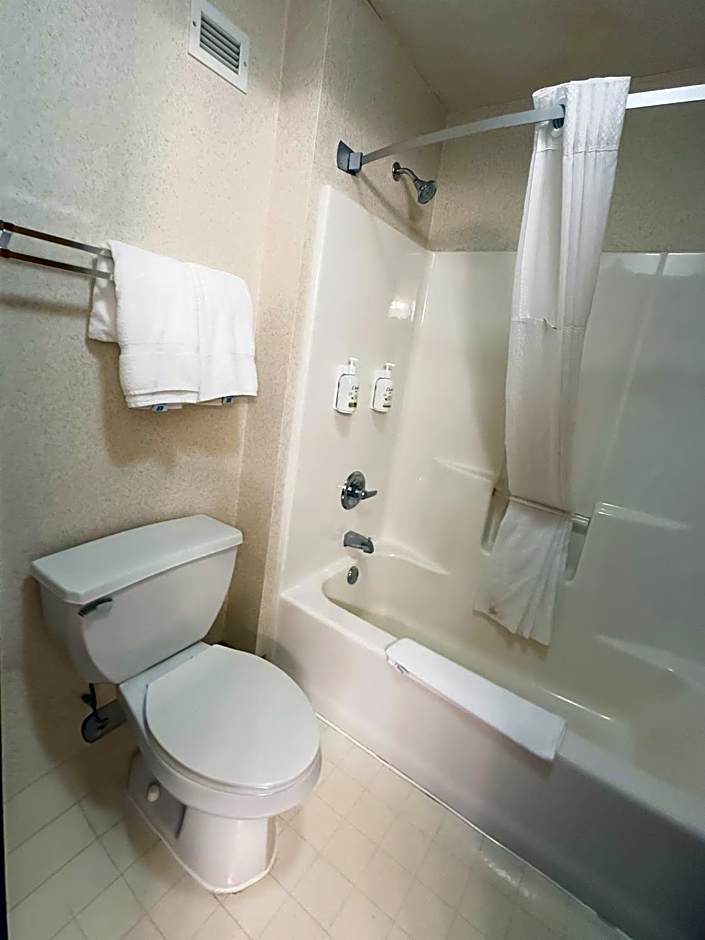 Baymont by Wyndham Howell/Brighton