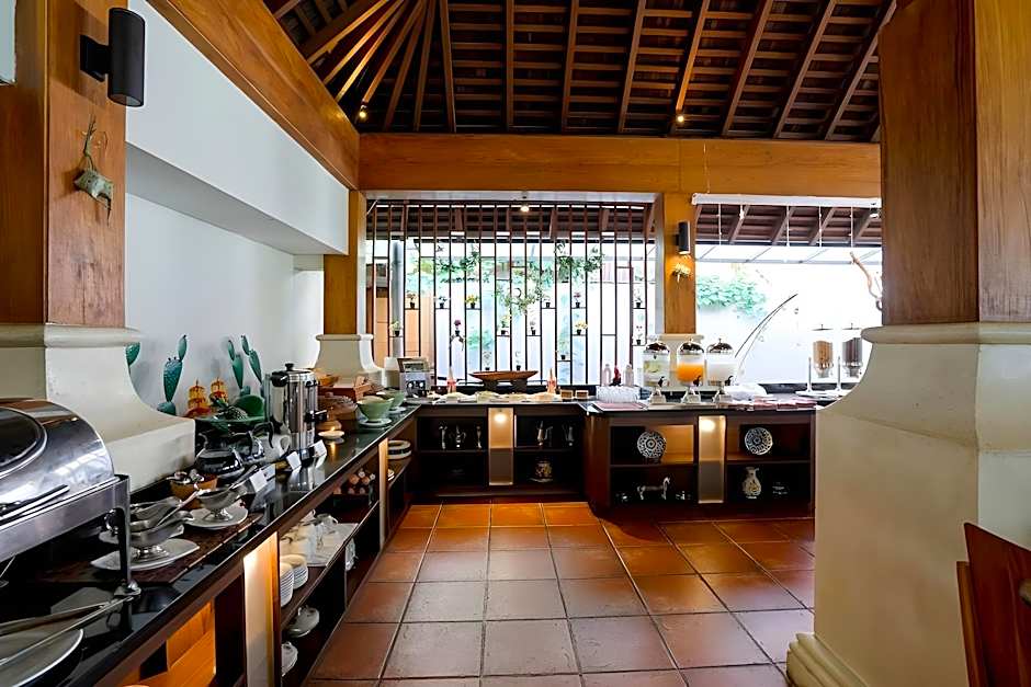 Villa Kayu Raja