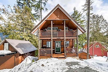 Whiskey Jack, 4 Bedroom Cabin with Outdoor Firepit