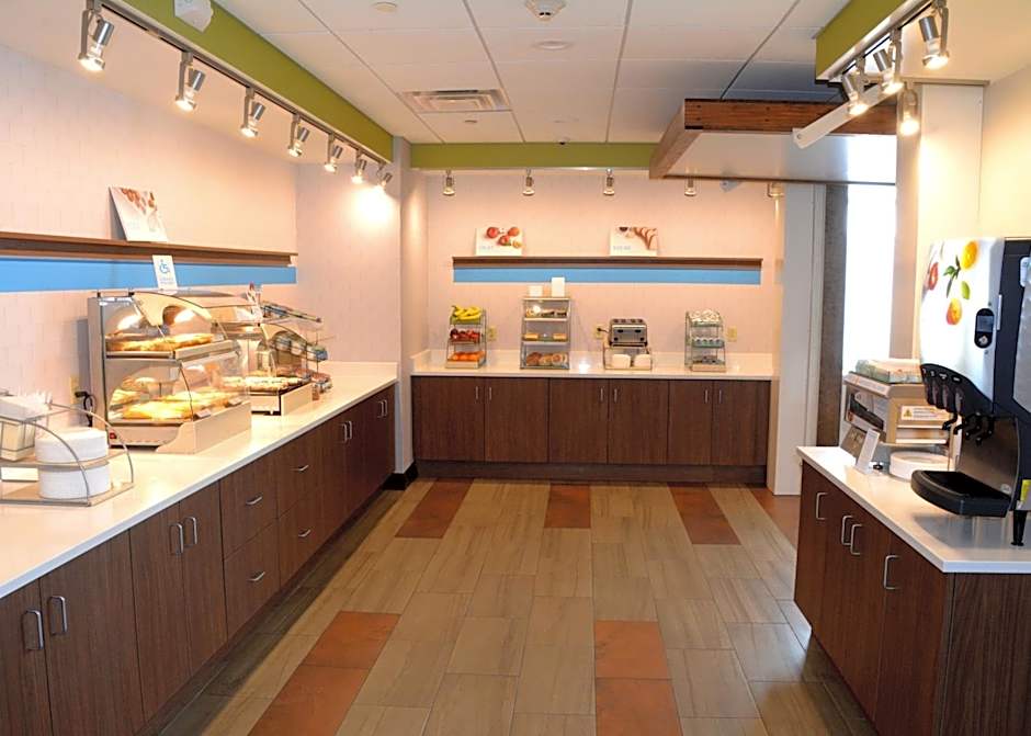 Holiday Inn Express & Suites Pittsburgh - Monroeville By IHG