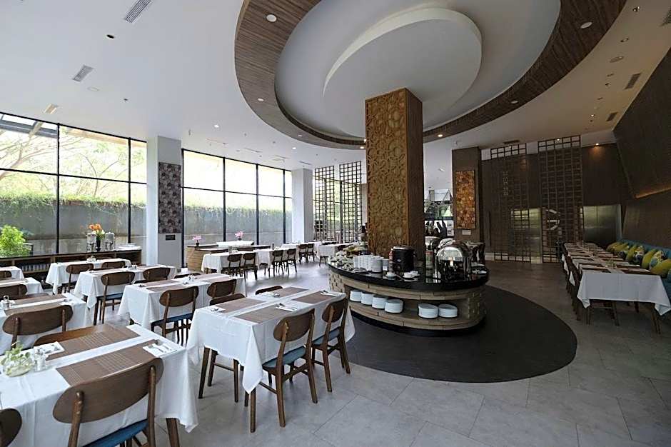 Hotel AYOLA Lippo Cikarang