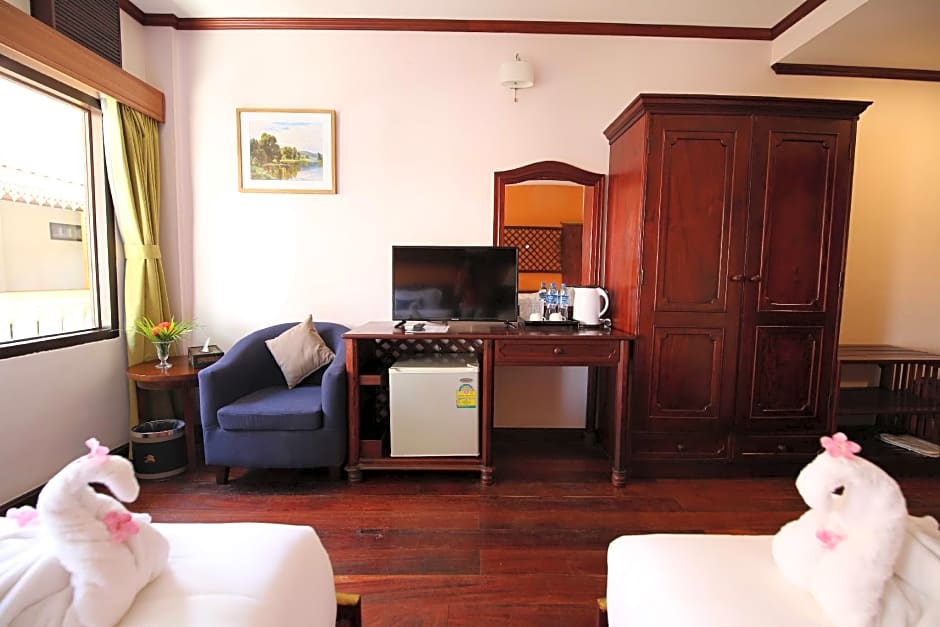 E-Outfitting VangThong Hotel