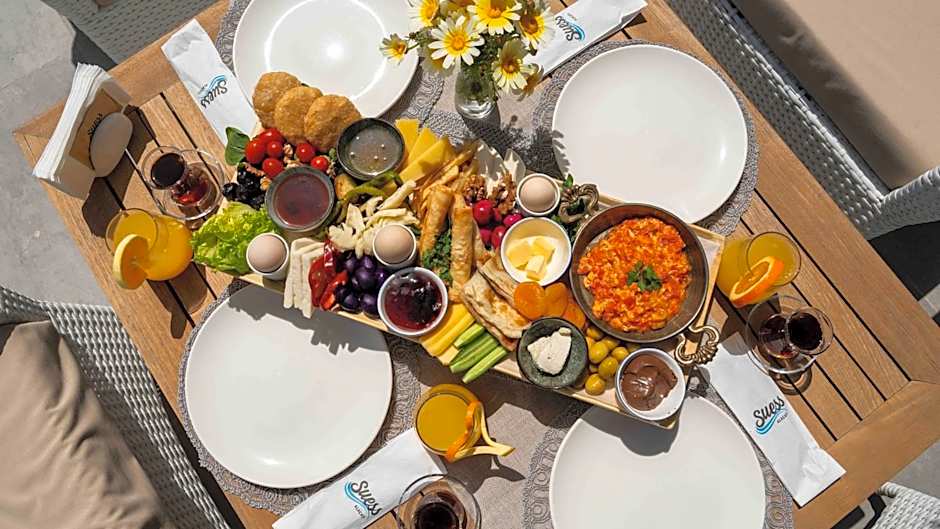 Enki Suess Alaçatı