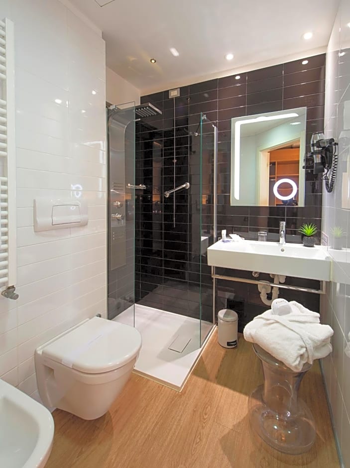 Neo Hotel