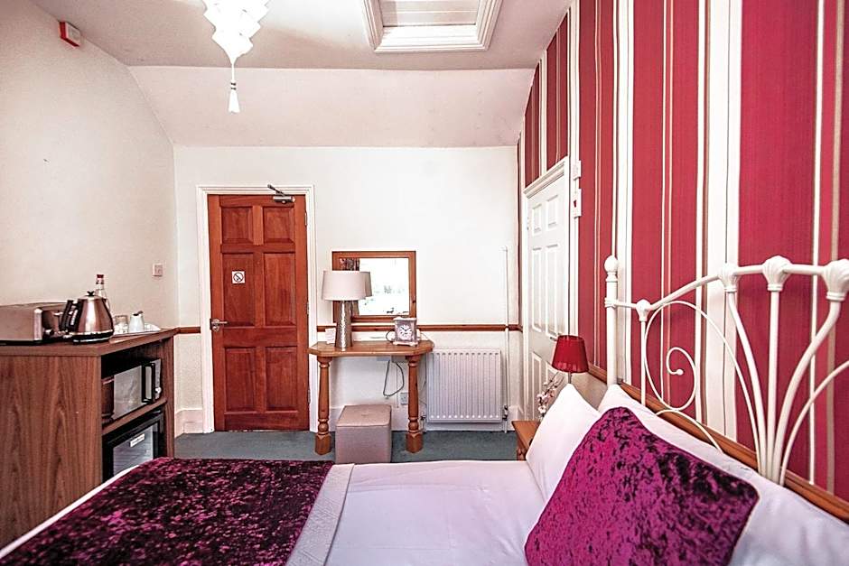 Trivelles Waterhall Country Gatwick Hotel & airport parking