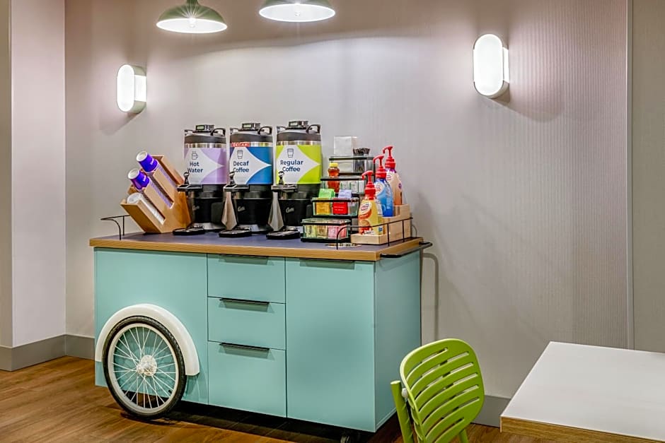 Spark by Hilton Denver International Airport