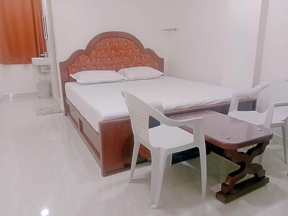 ETHIRAJ STAY INN GUESTHOUSE