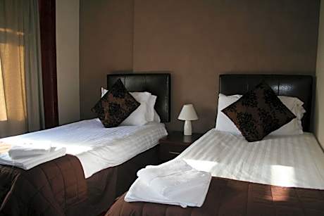 Twin Room with Shared Bathroom