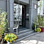 Hotel Sixteen Paris Montrouge