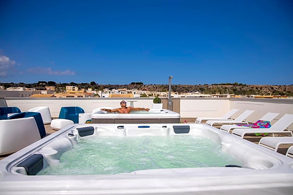 Sundeck Hotel